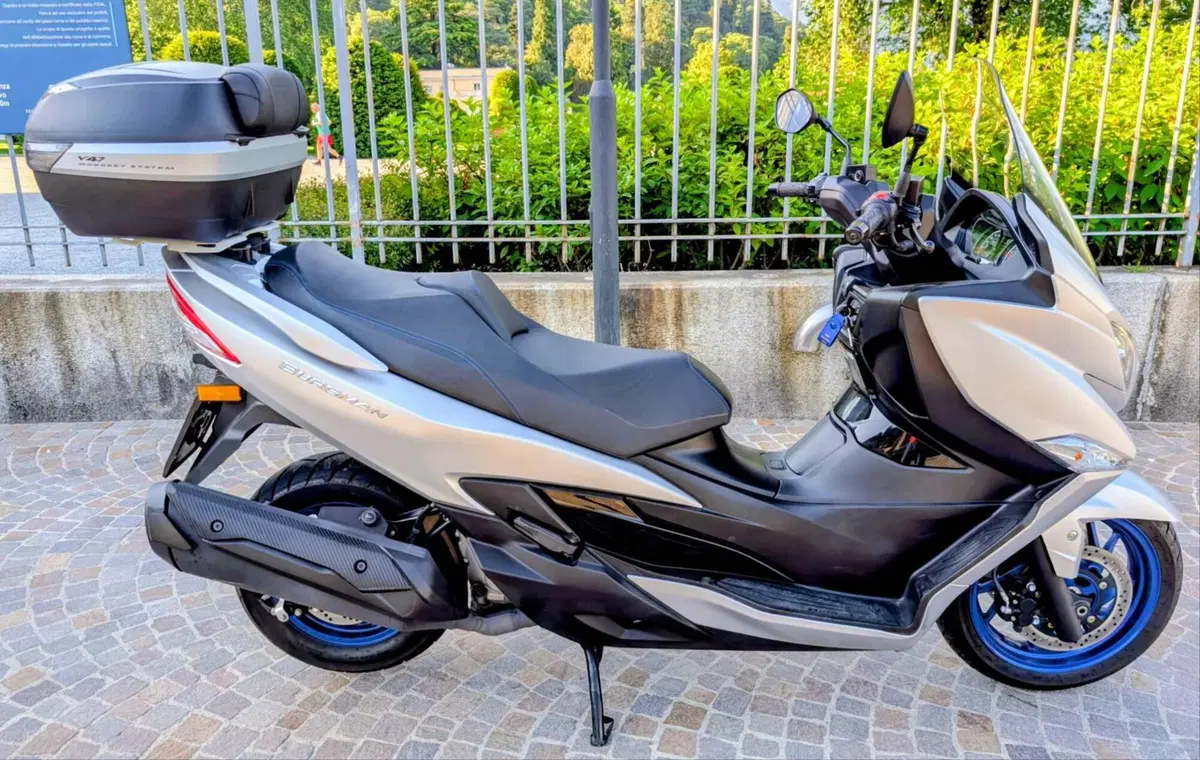 Suzuki Burgman 400 (2022 - 24) (3)