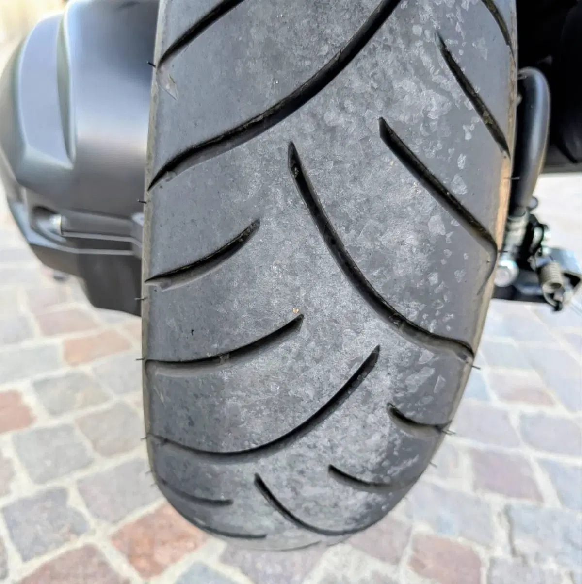 Suzuki Burgman 400 (2022 - 24) (9)