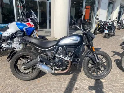 Ducati Scrambler 800 Icon Dark (2021 - 22) usata