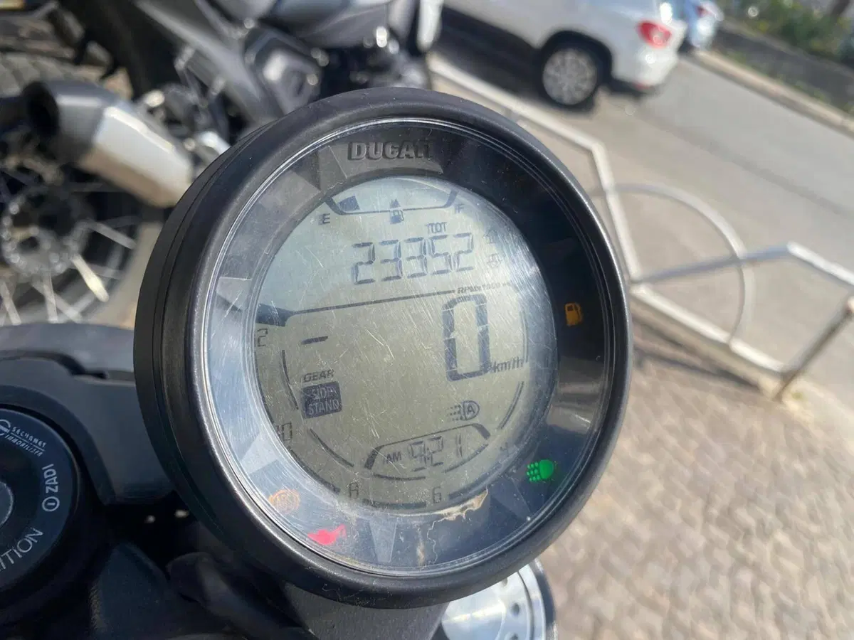 Ducati Scrambler 800 Icon Dark (2021 - 22) (3)