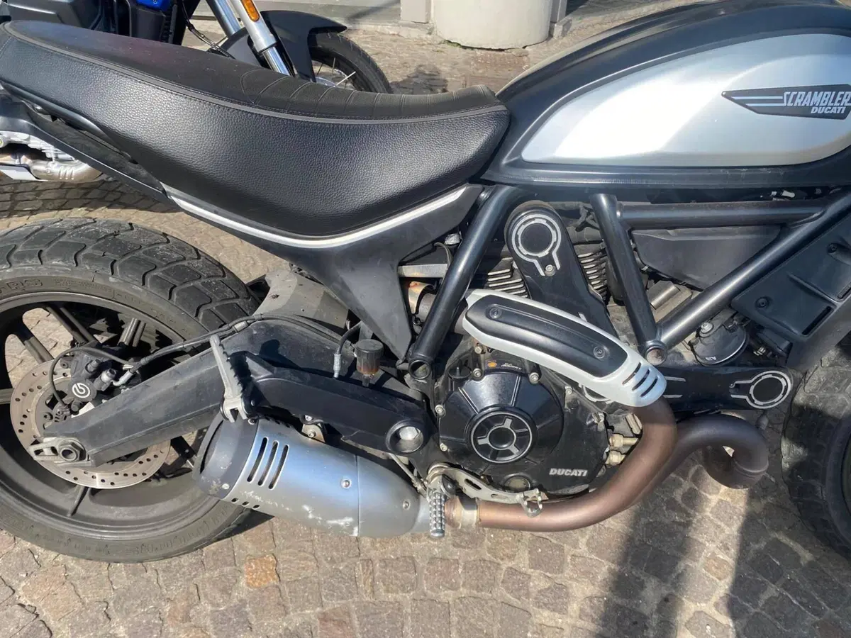 Ducati Scrambler 800 Icon Dark (2021 - 22) (8)