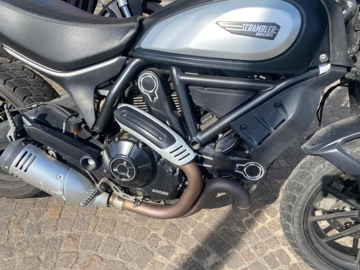 Ducati Scrambler 800 Icon Dark (2021 - 22) (9)