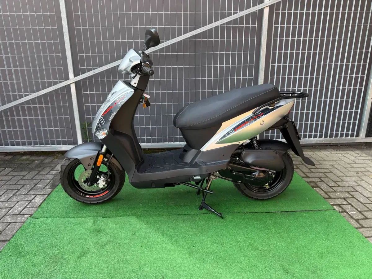 Kymco Agility 50 R12 (2021 - 25) (2)