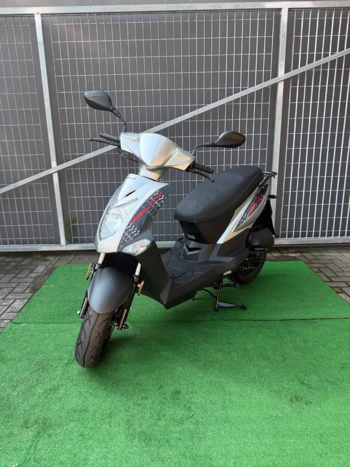 Kymco Agility 50 R12 (2021 - 25) (3)