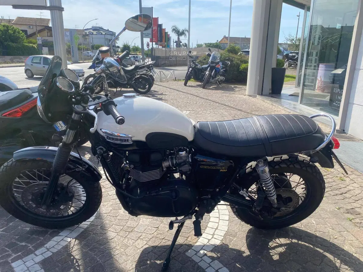 Triumph Scrambler (2006 - 17) (2)