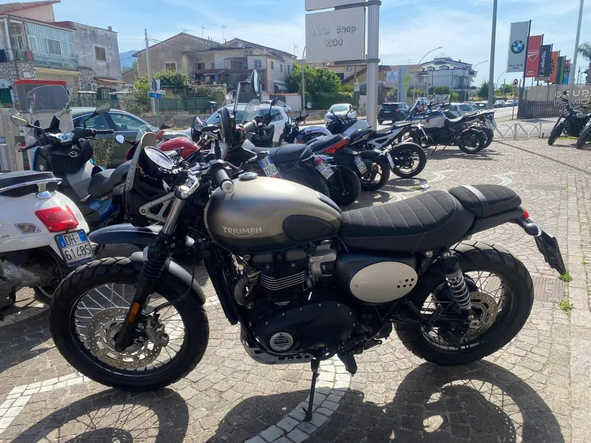 Triumph Street Scrambler 900 (2021 - 22) (2)