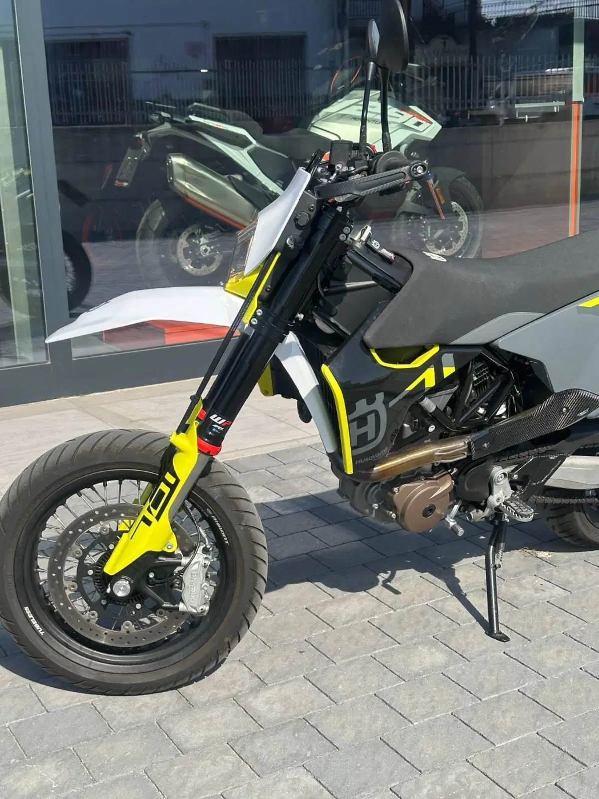 Husqvarna 701 Supermoto (2023 - 25) (3)