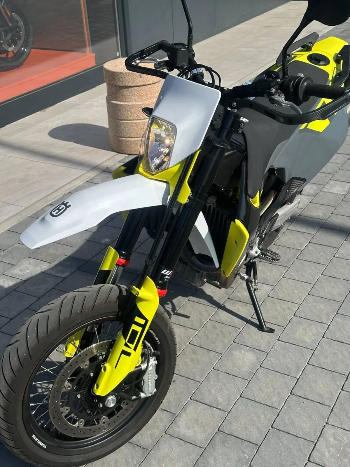 Husqvarna 701 Supermoto (2023 - 25) (4)
