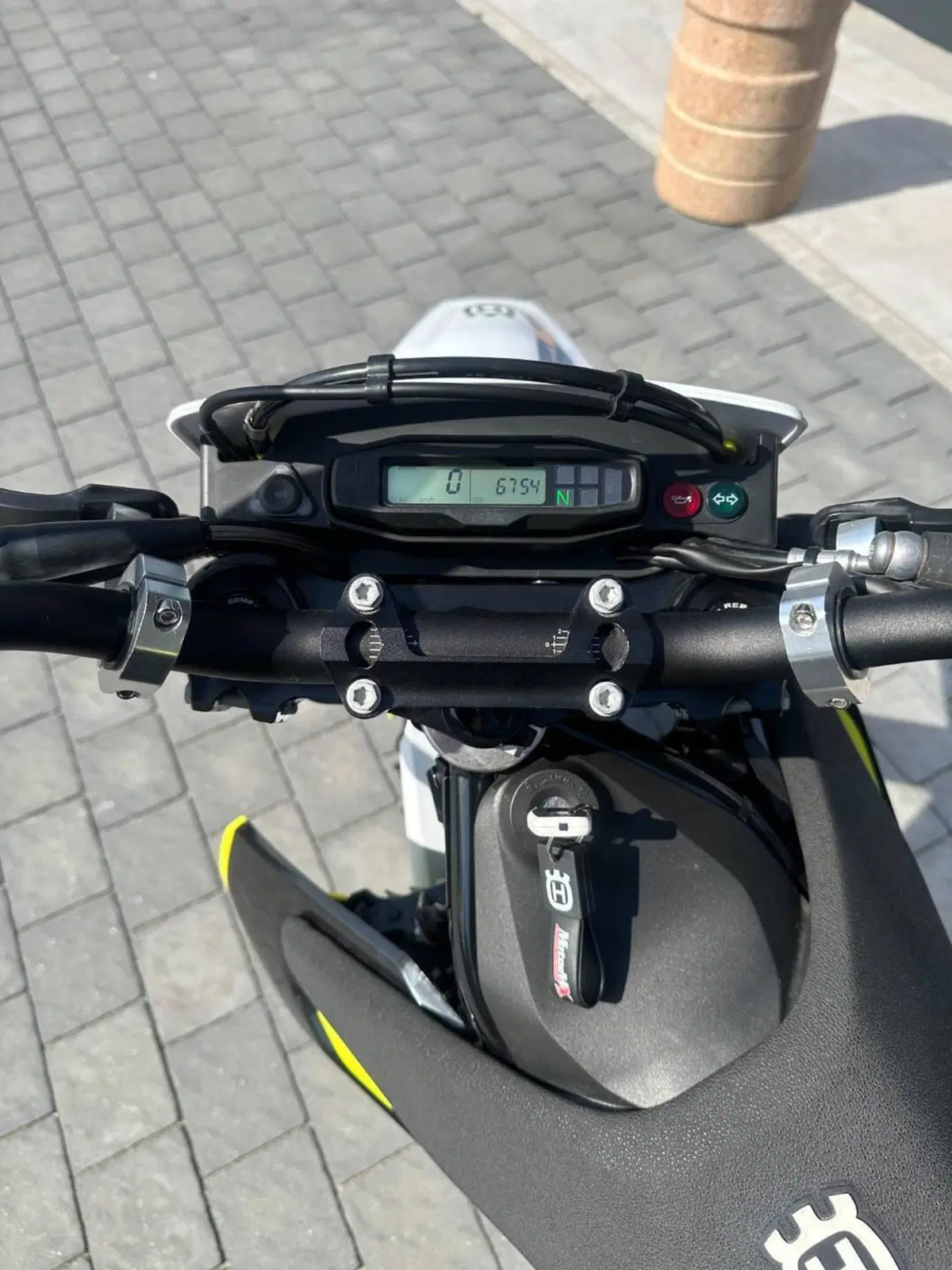 Husqvarna 701 Supermoto (2023 - 25) (9)
