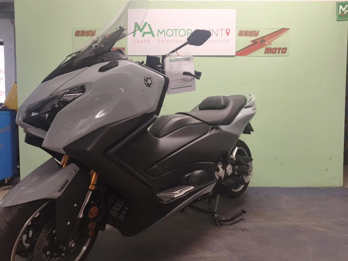 Yamaha T-Max 560 Tech Max (2025 - 26) (2)