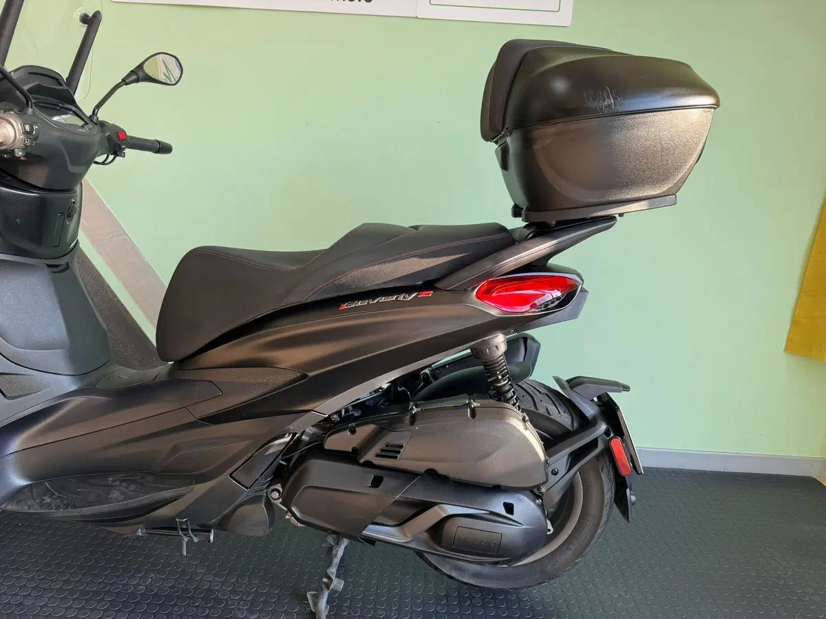 Piaggio Beverly 400 ABS-ASR (2021 - 24) (6)