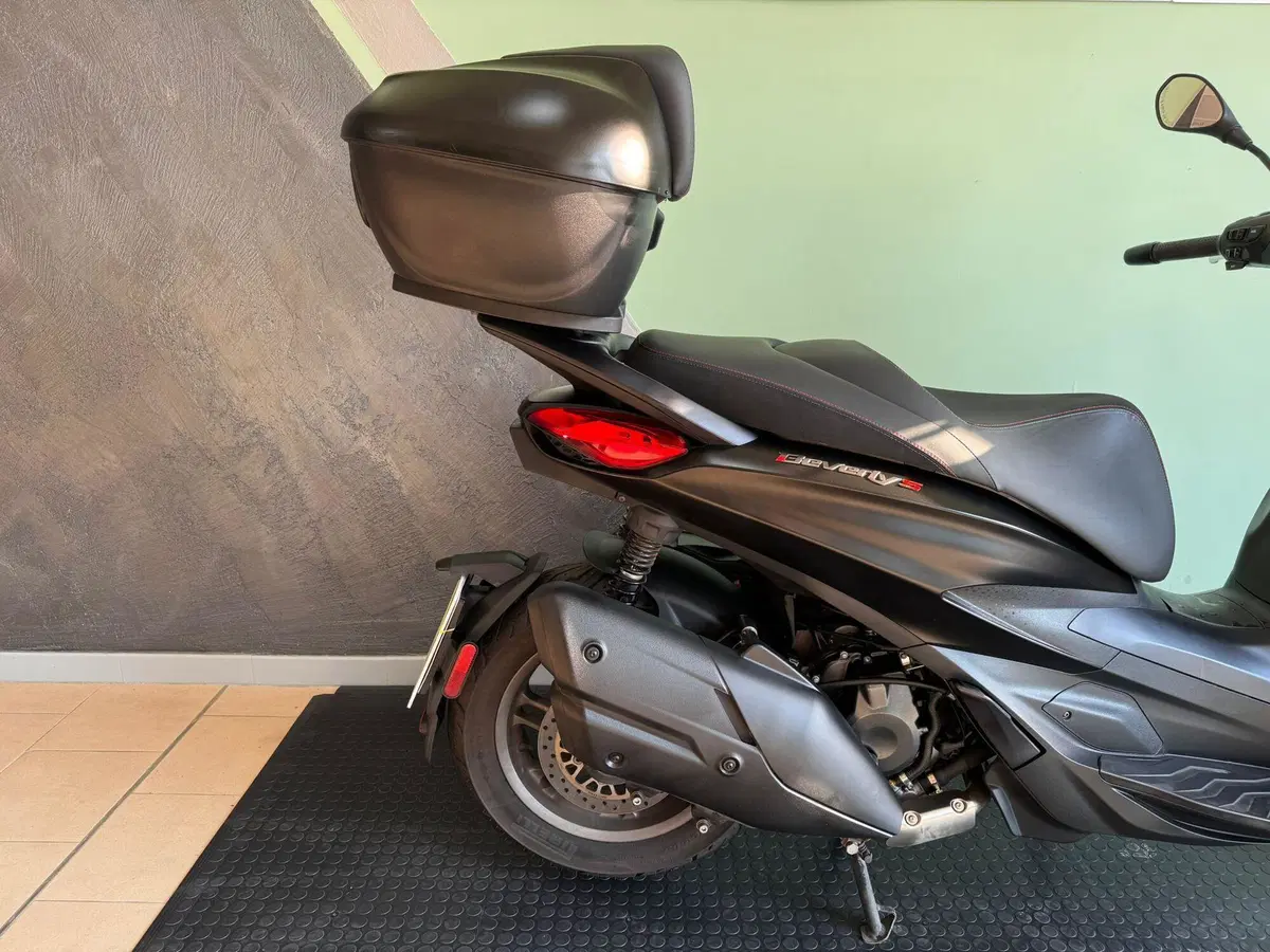 Piaggio Beverly 400 ABS-ASR (2021 - 24) (7)