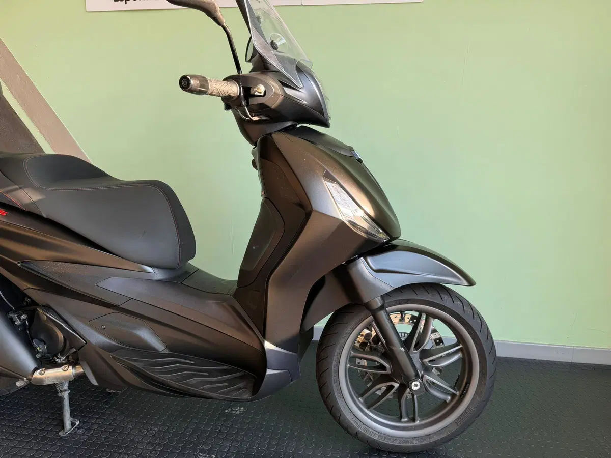 Piaggio Beverly 400 ABS-ASR (2021 - 24) (8)