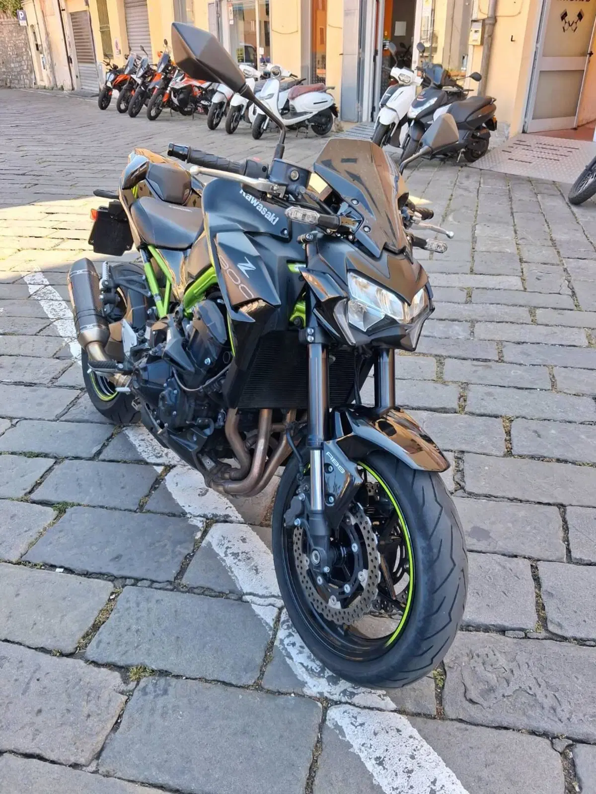 Kawasaki Z 900 Performance (2021 - 24) (9)