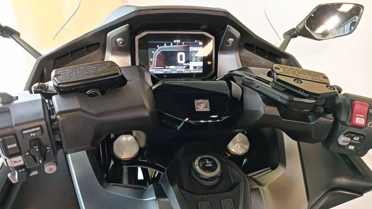 Honda Forza 750 DCT (2021 - 24) (9)