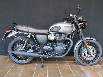 Triumph Bonneville T120 Black (2017 - 20) usata