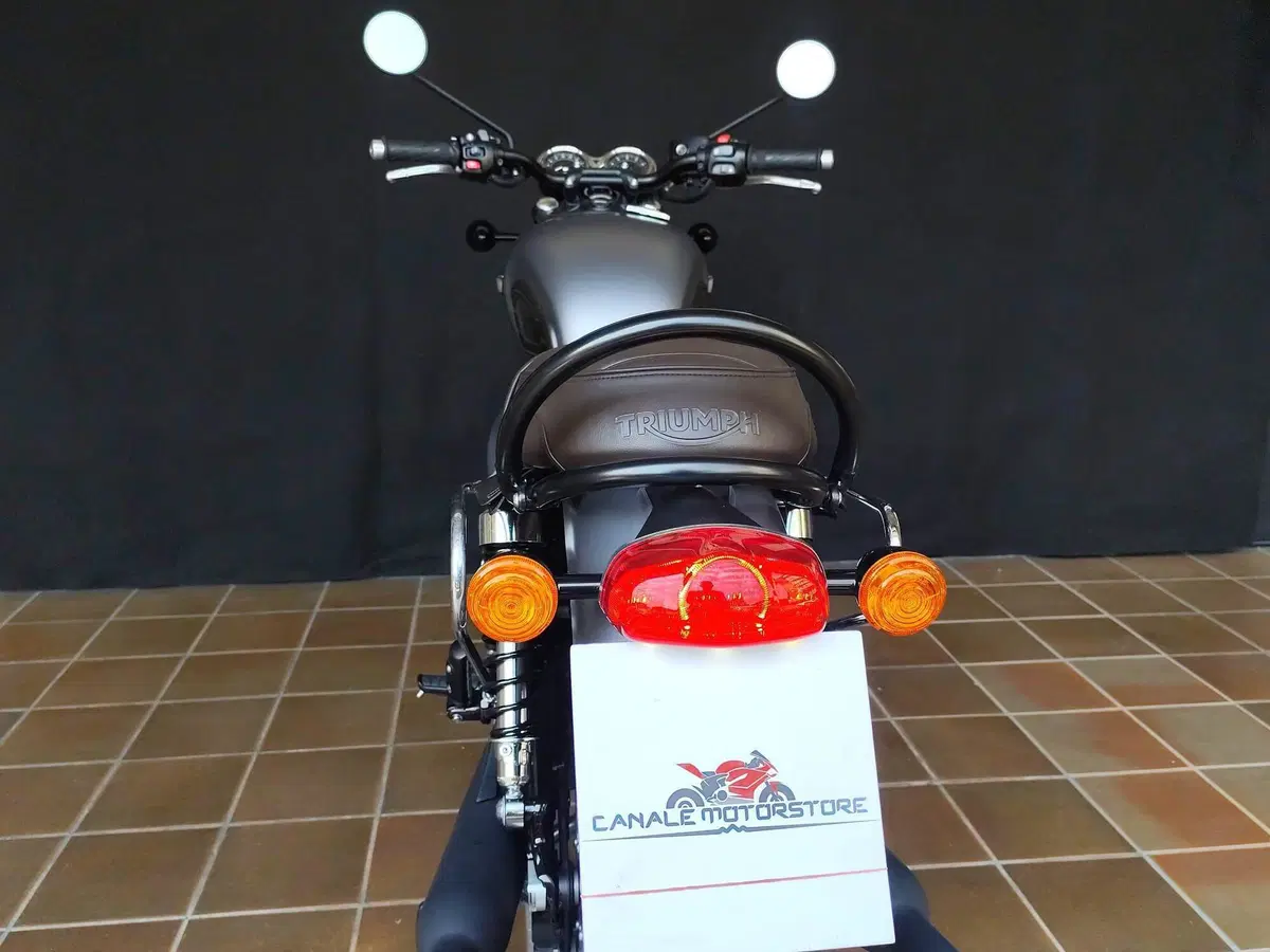 Triumph Bonneville T120 Black (2017 - 20) (4)