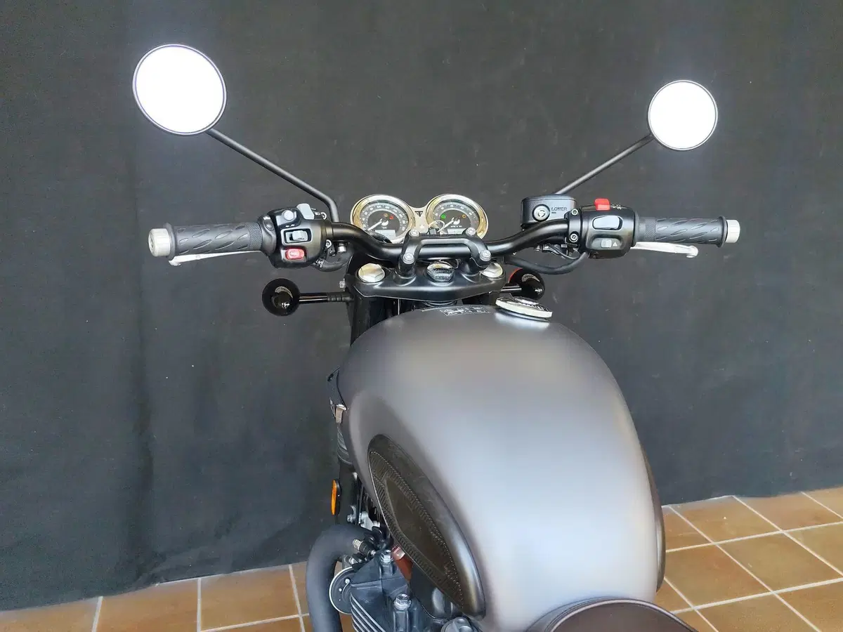 Triumph Bonneville T120 Black (2017 - 20) (17)