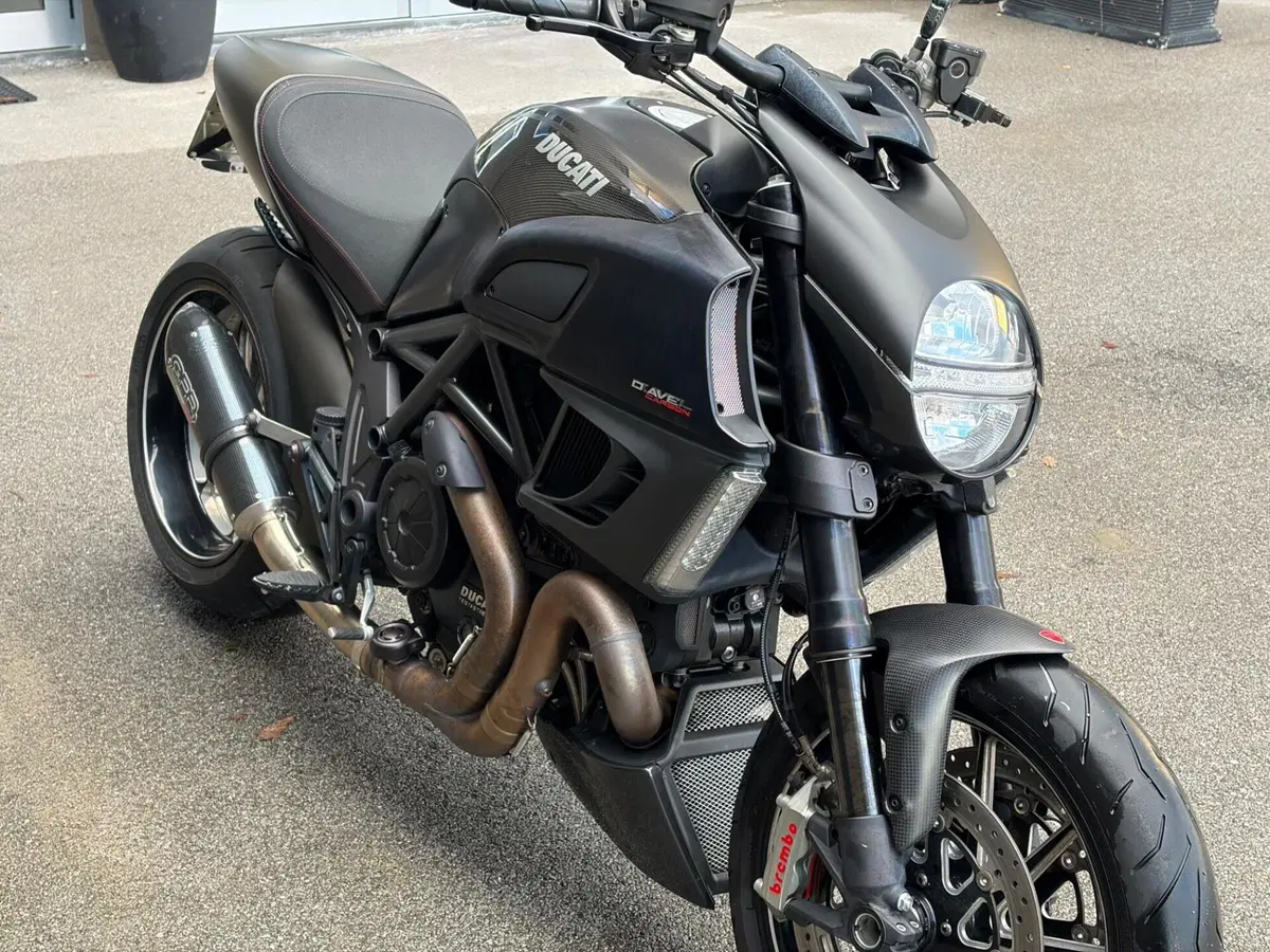Ducati Diavel 1200 Carbon (2010 - 13) (4)