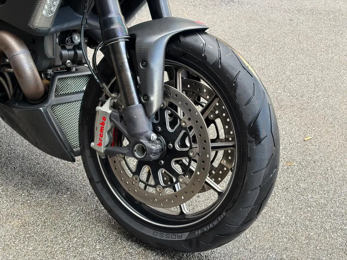 Ducati Diavel 1200 Carbon (2010 - 13) (5)