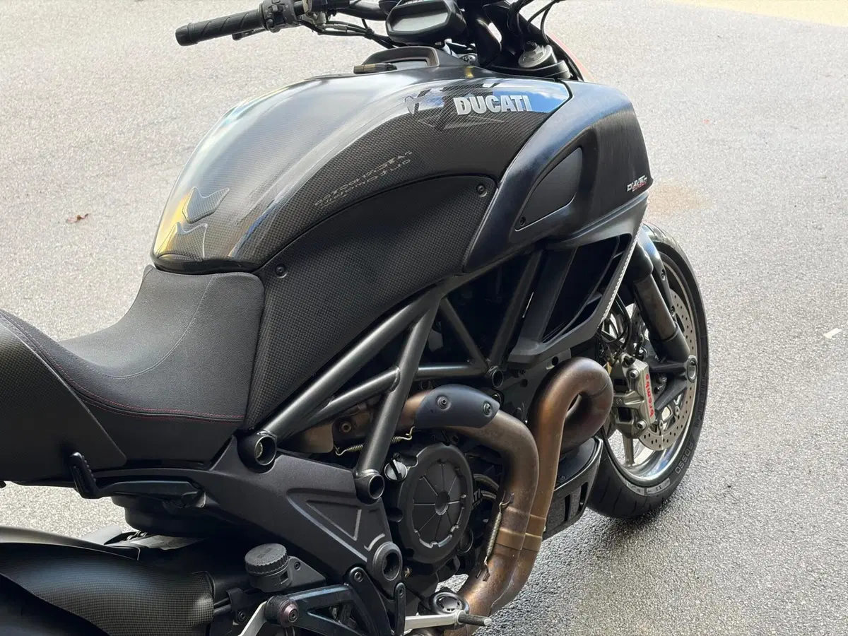 Ducati Diavel 1200 Carbon (2010 - 13) (6)