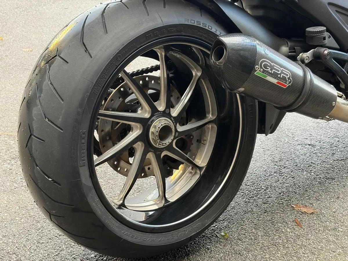 Ducati Diavel 1200 Carbon (2010 - 13) (8)