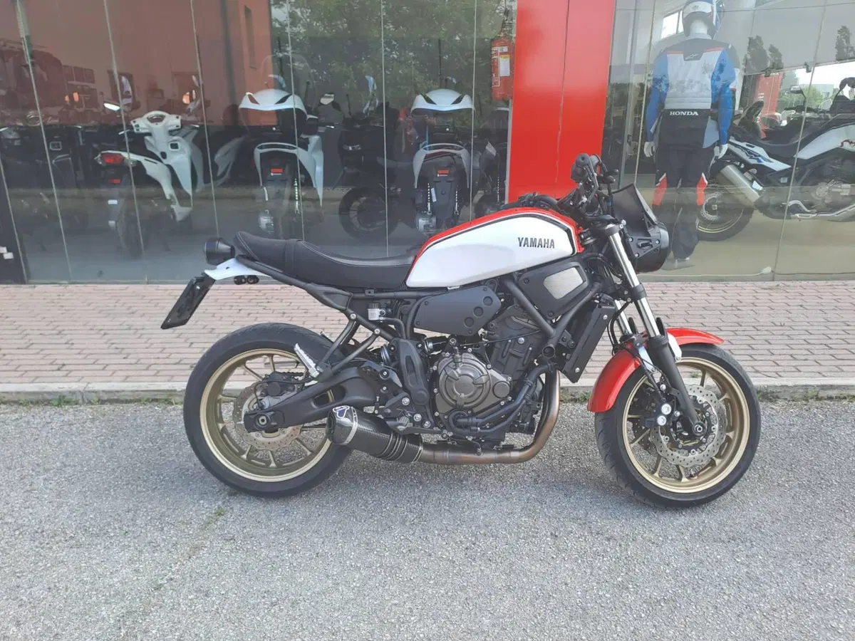 Yamaha XSR 700 ABS (2016 - 20) (5)