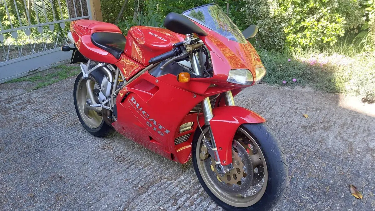 Ducati 916