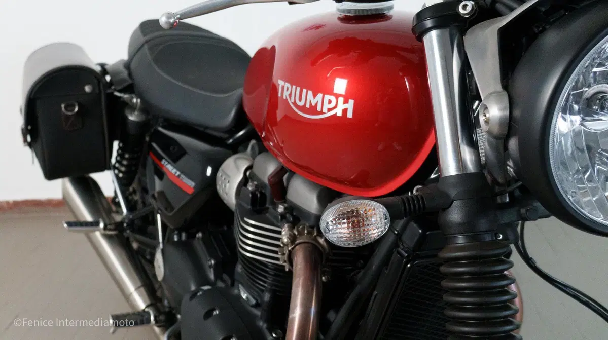 Triumph Street Twin 900 (2019 - 20) (3)