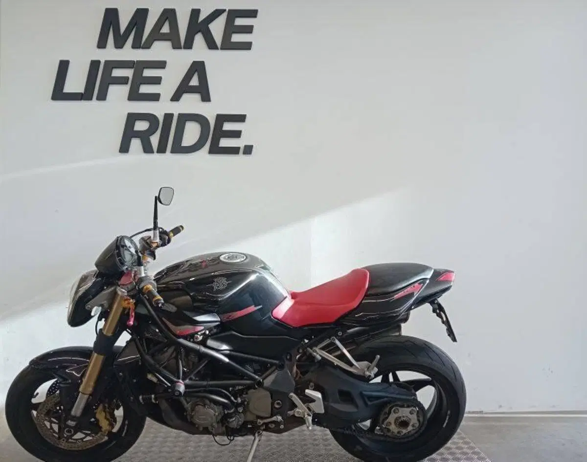 MV Agusta Brutale 989 R (2)