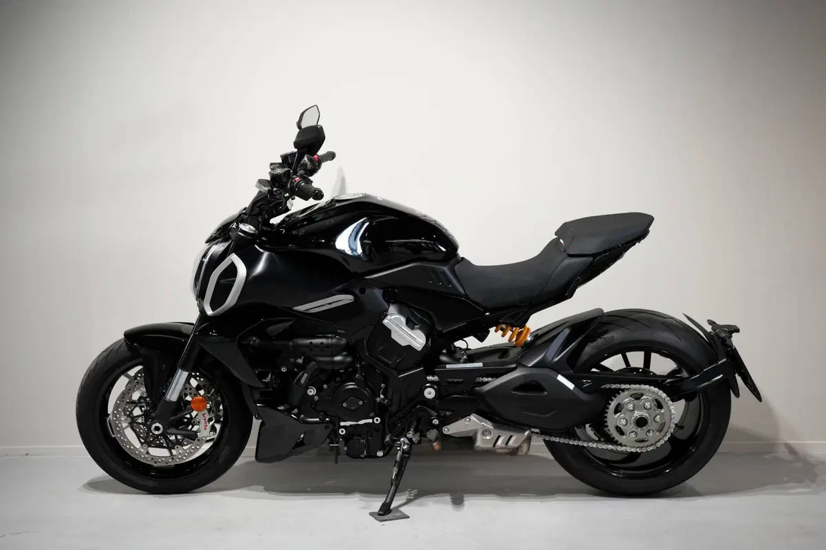 Ducati Diavel V4 (2023 - 26) (4)