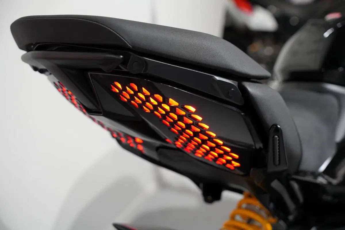 Ducati Diavel V4 (2023 - 26) (8)