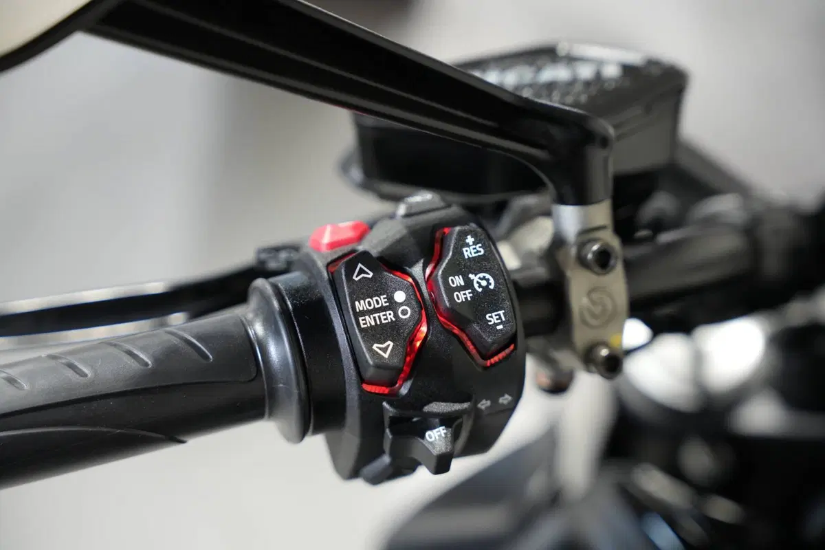 Ducati Diavel V4 (2023 - 26) (11)