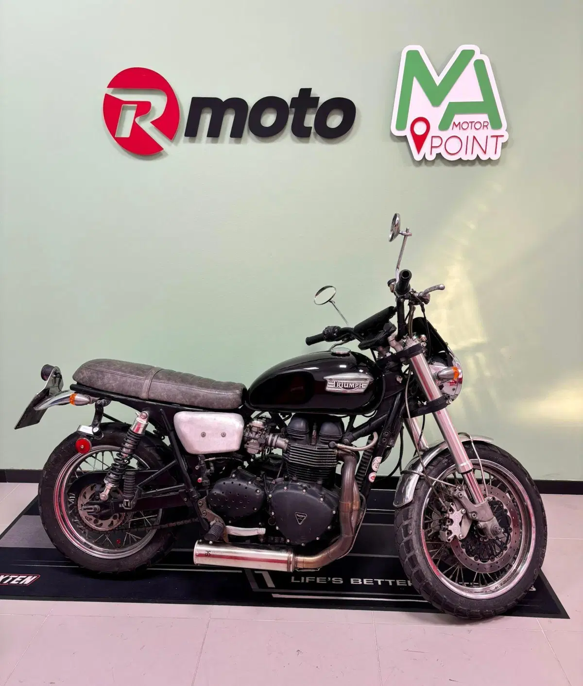 Triumph Bonneville 800 (2002 - 07) (2)