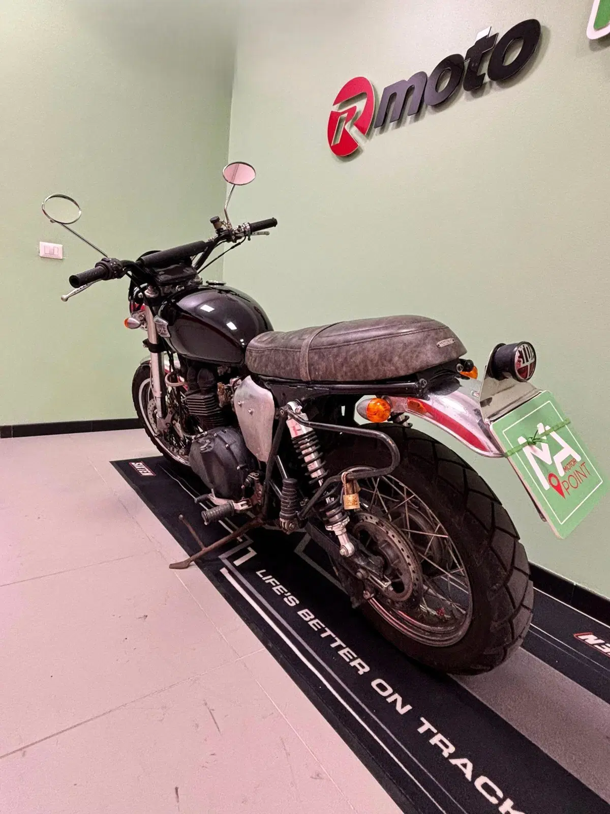 Triumph Bonneville 800 (2002 - 07) (5)