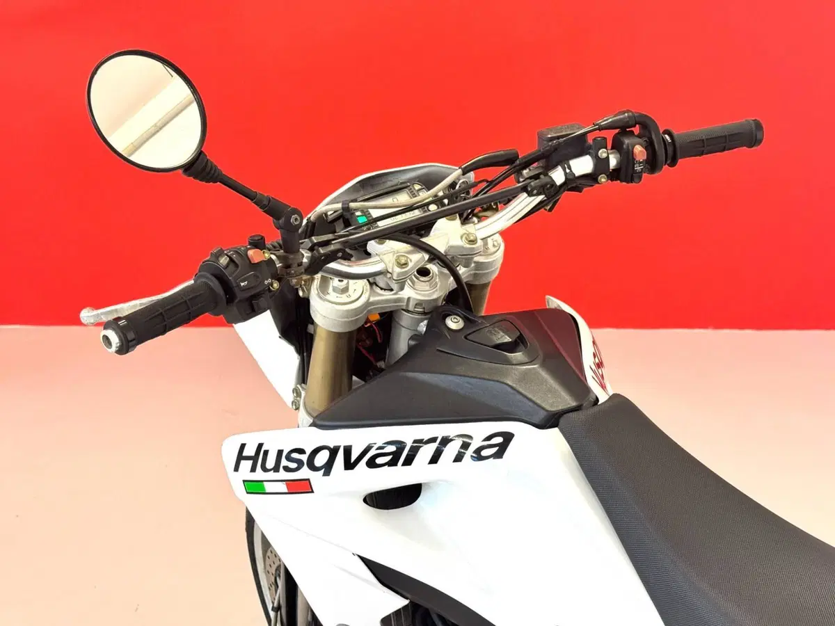 Husqvarna SM 610 (2006) (18)