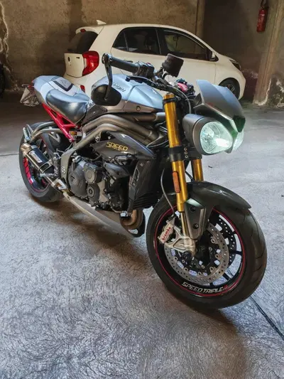 Triumph Speed Triple 1050 R ABS (2016 - 17) usata