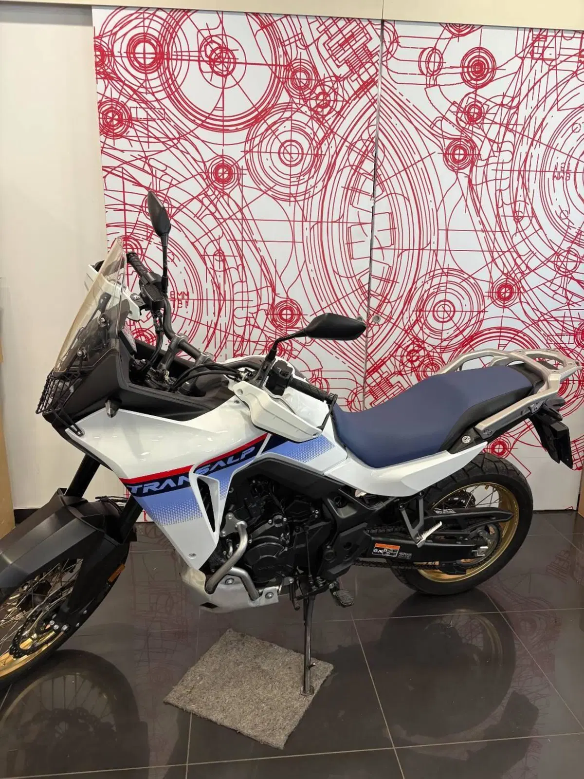 Honda Transalp XL750 (2023 - 24) (3)
