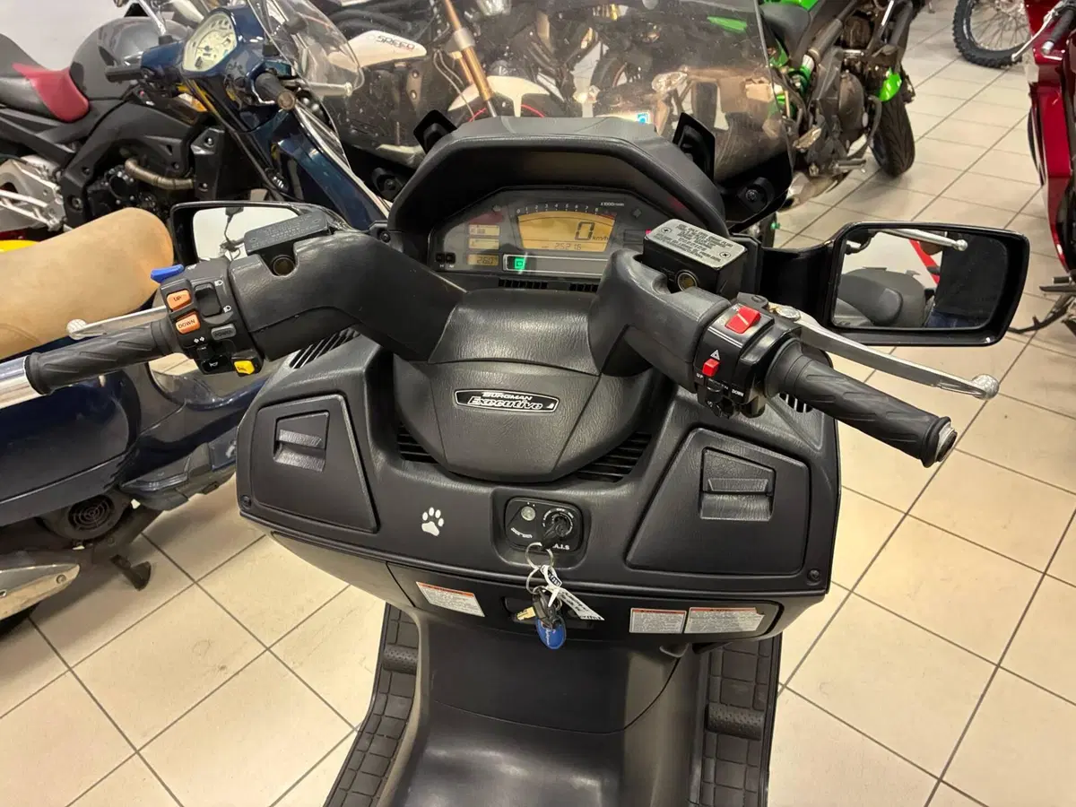 Suzuki Burgman AN 650 Executive ABS (2006 - 12) (4)