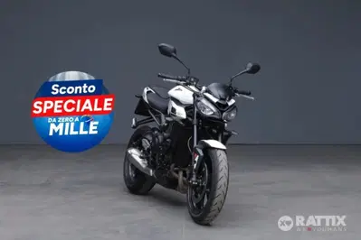 Triumph Street Triple 765 R (2023 - 26) usata