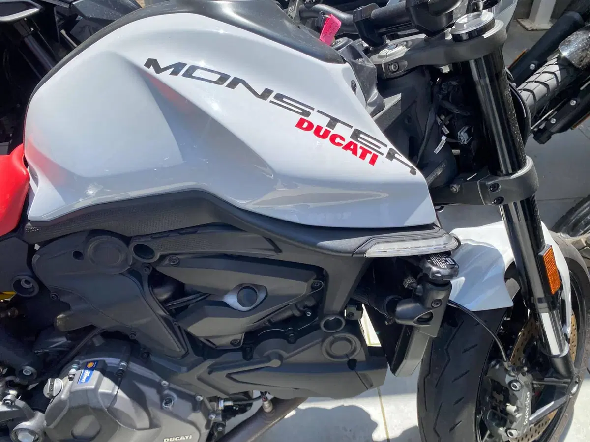 Ducati Monster 937 (2021 - 25) (5)