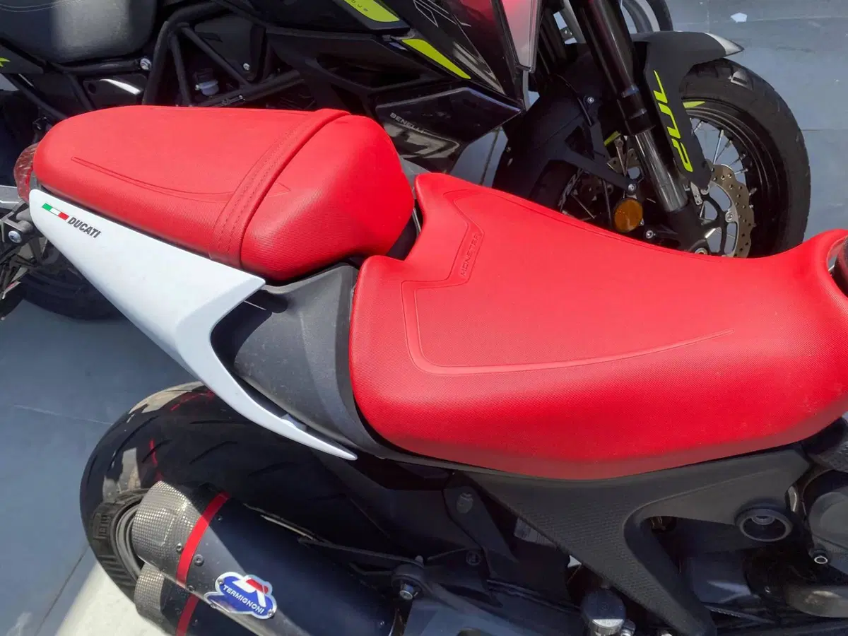 Ducati Monster 937 (2021 - 25) (7)