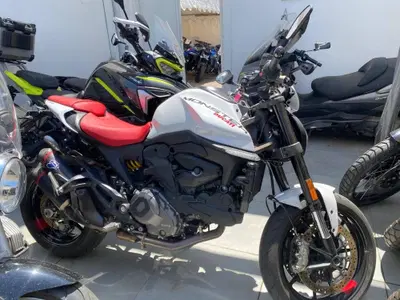 Ducati Monster 937 (2021 - 25) usata
