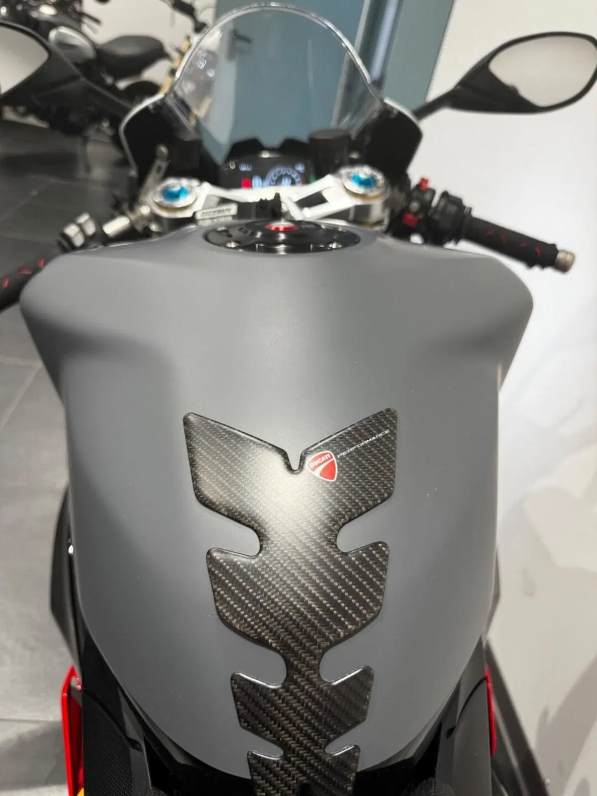 Ducati Panigale V2 Superquadro Final Edition (2024) (9)