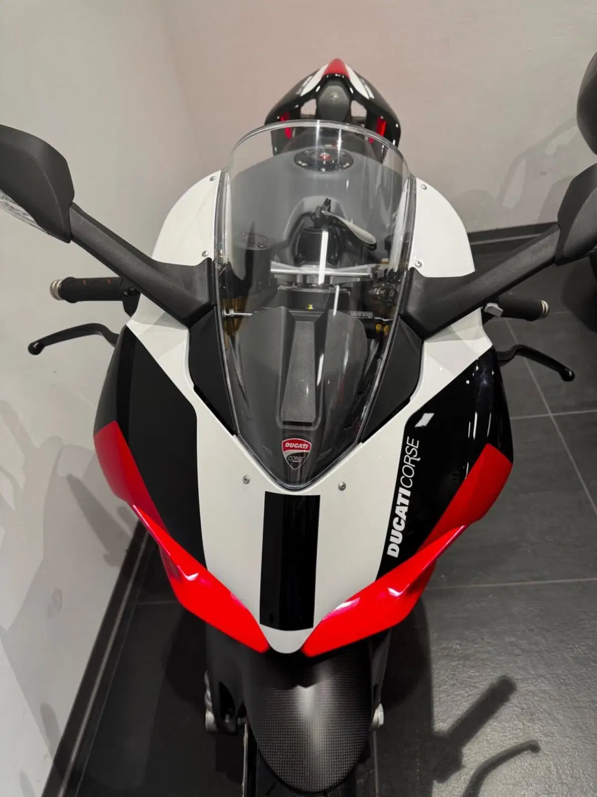 Ducati Panigale V2 Superquadro Final Edition (2024) (11)
