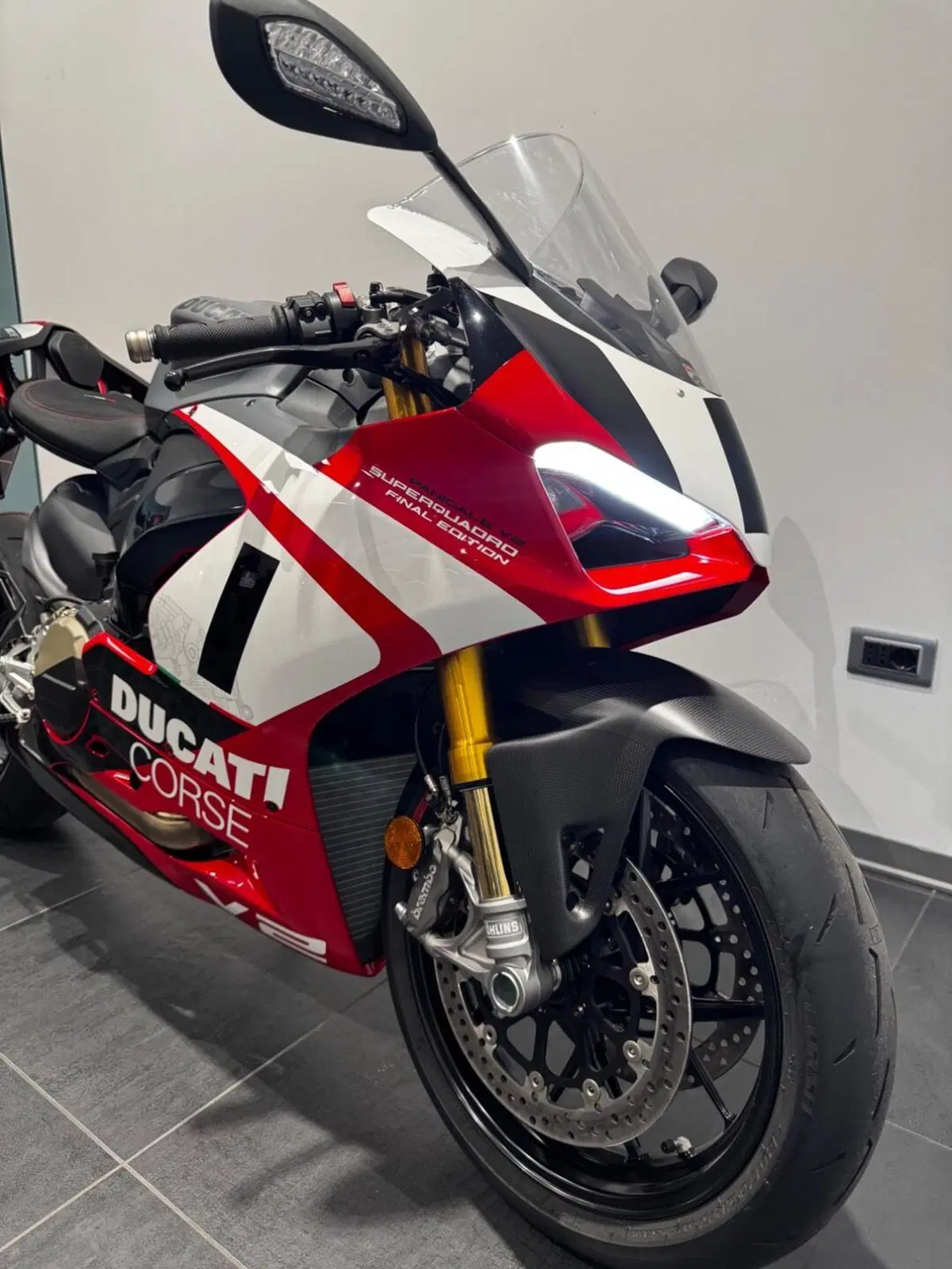 Ducati Panigale V2 Superquadro Final Edition (2024) (12)