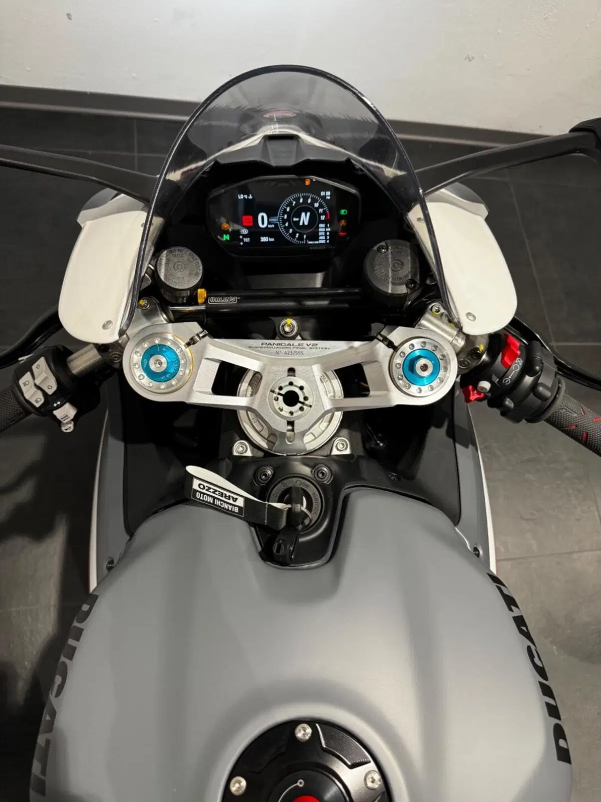 Ducati Panigale V2 Superquadro Final Edition (2024) (15)