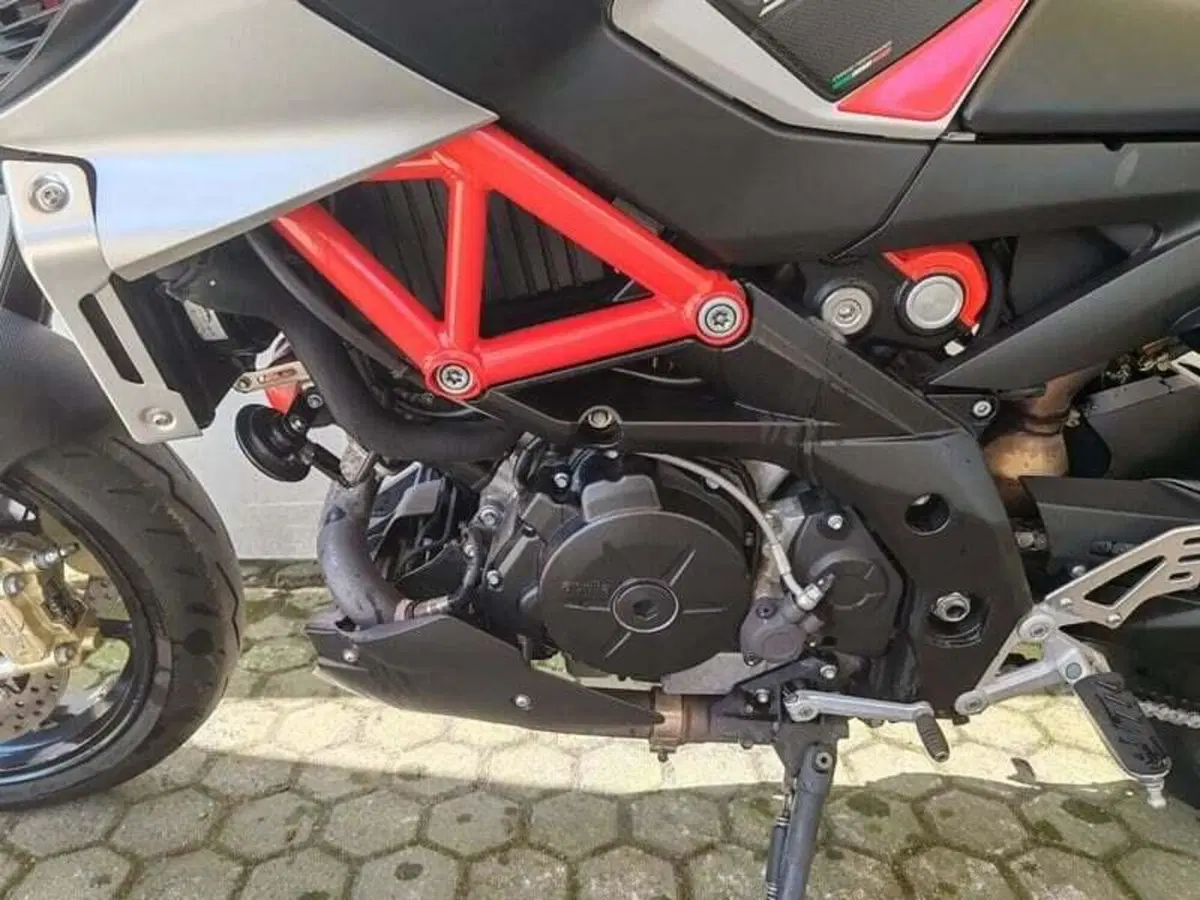 Aprilia Shiver 900 ABS (2017 - 18) (7)