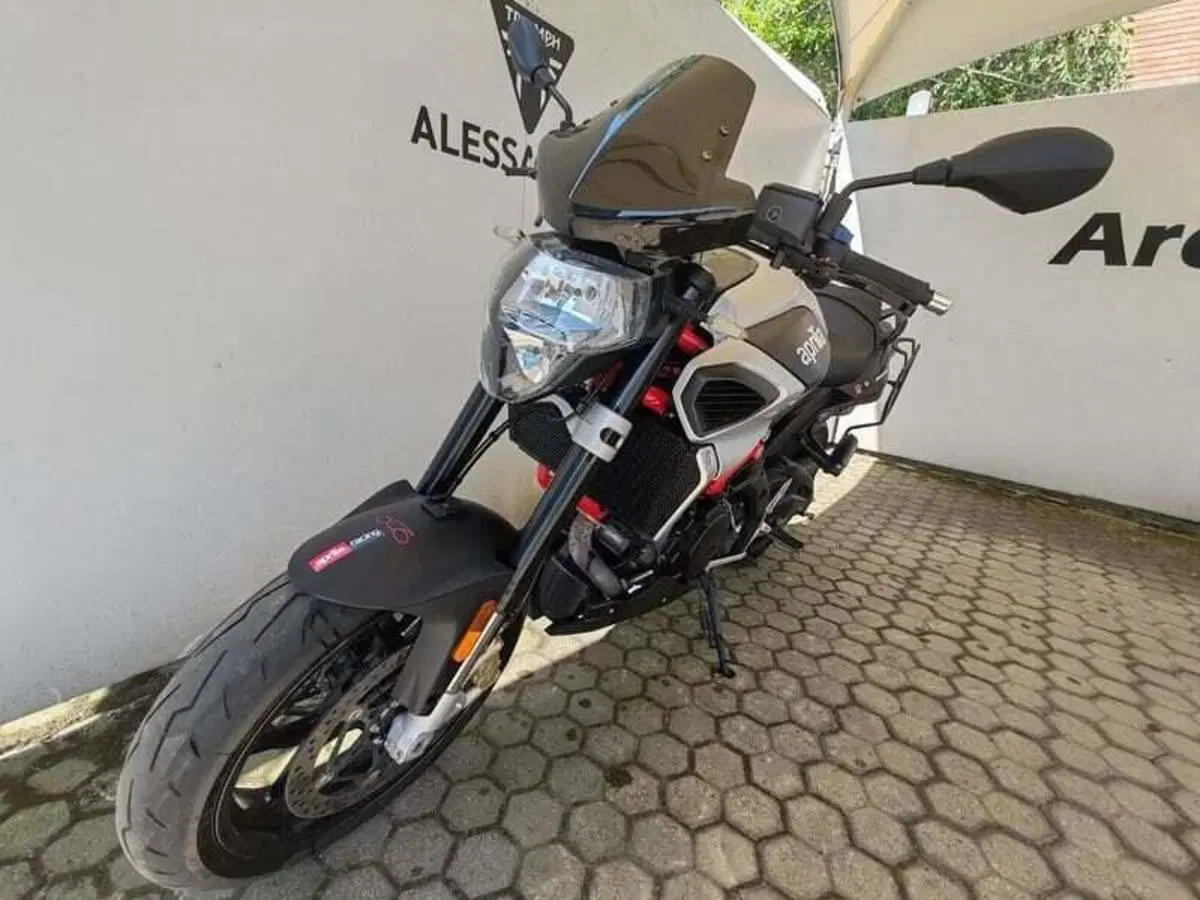 Aprilia Shiver 900 ABS (2017 - 18) (2)