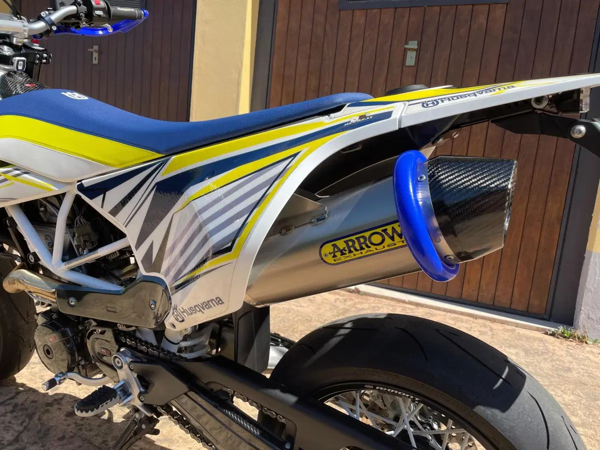 Husqvarna 701 Supermoto (2017 - 19) (8)